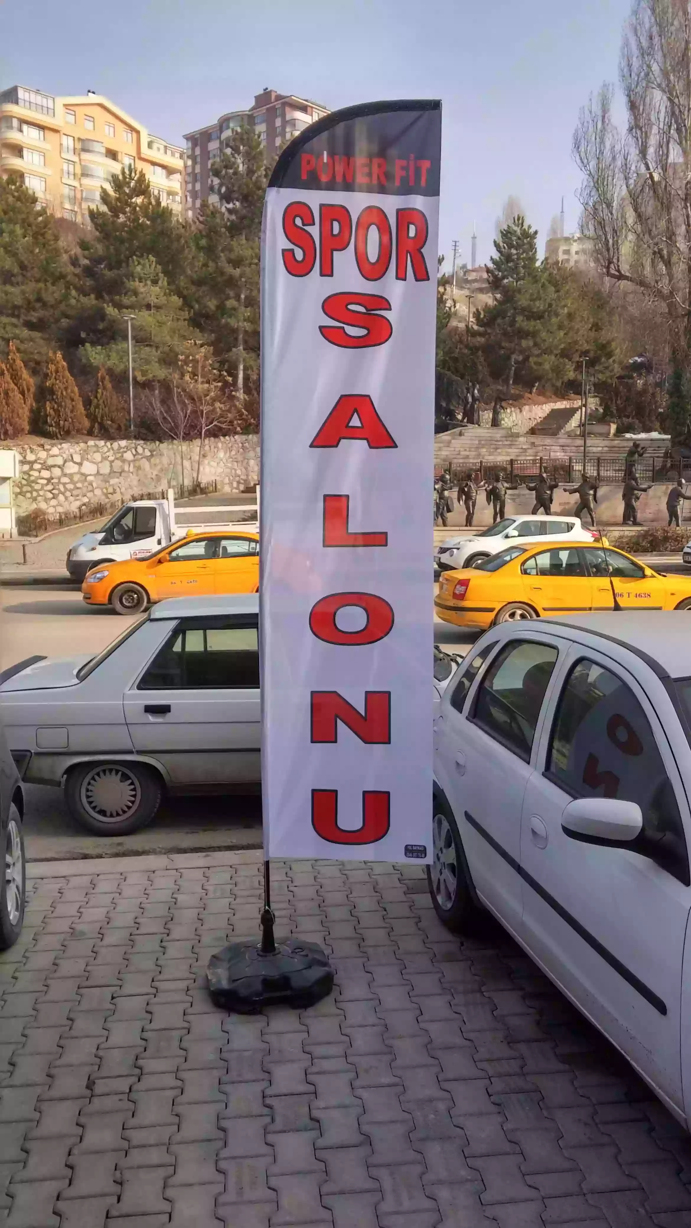 Spor Salonu Yelken Bayrak Örnekleri